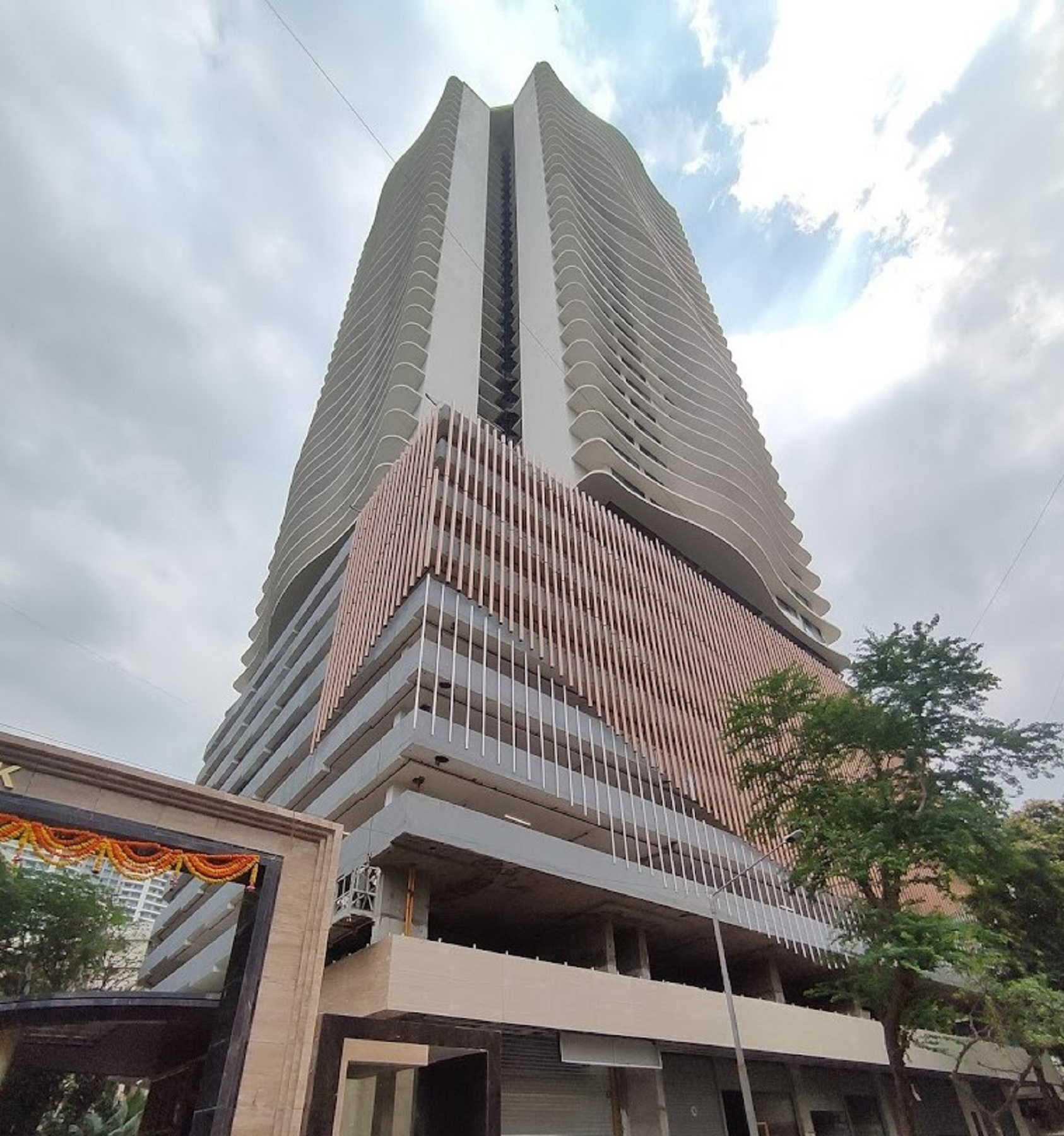 DLH The Park 25, Off New Link Rd, Mhada Colony, Mumbai Apartments